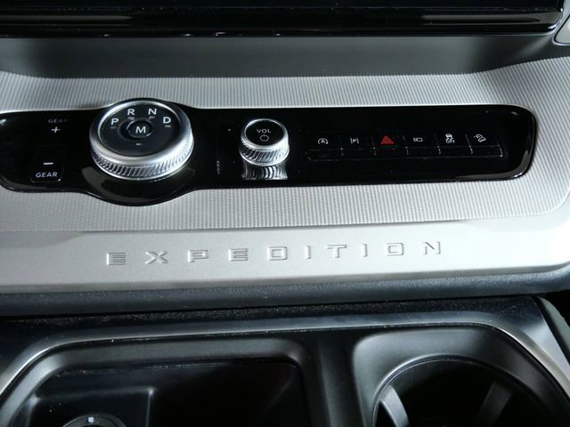 Certified 2025 Ford Expedition Active AWD/4WD image 34