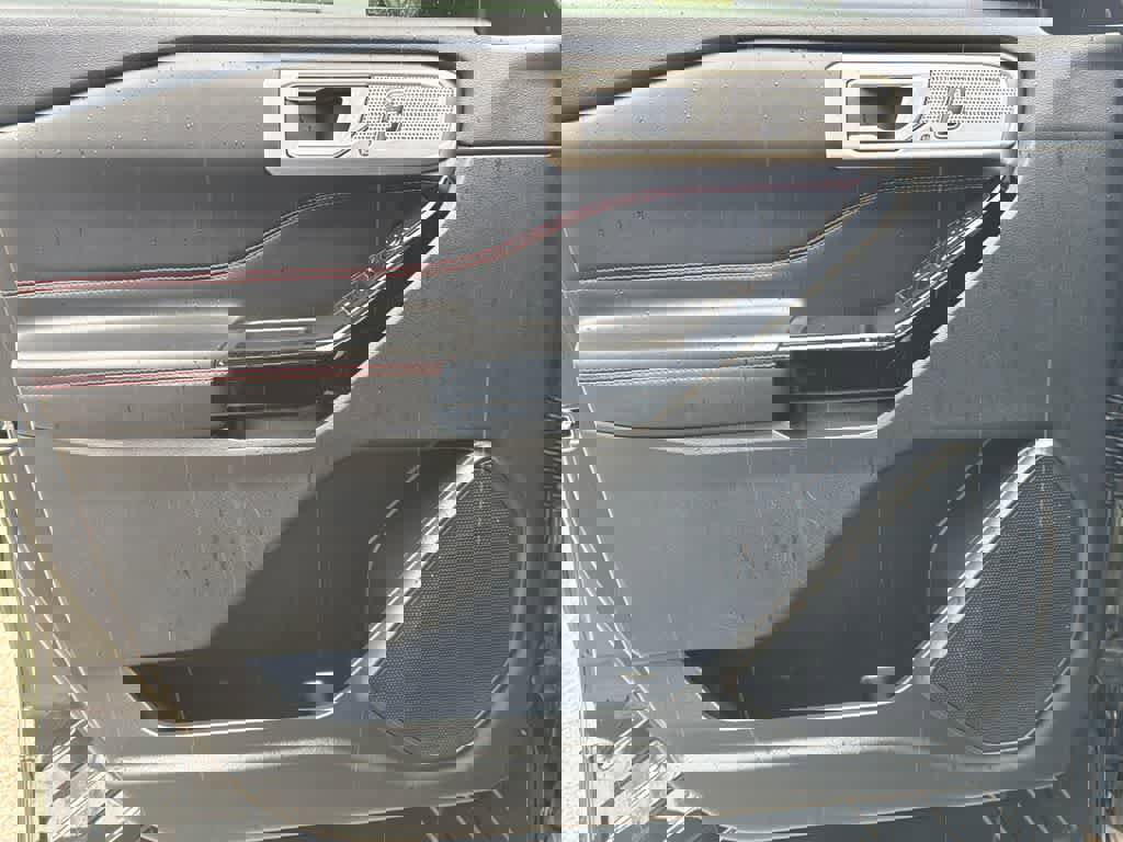 Certified 2023 Ford Explorer ST-Line w/ Class IV Trailer Tow Package image 11