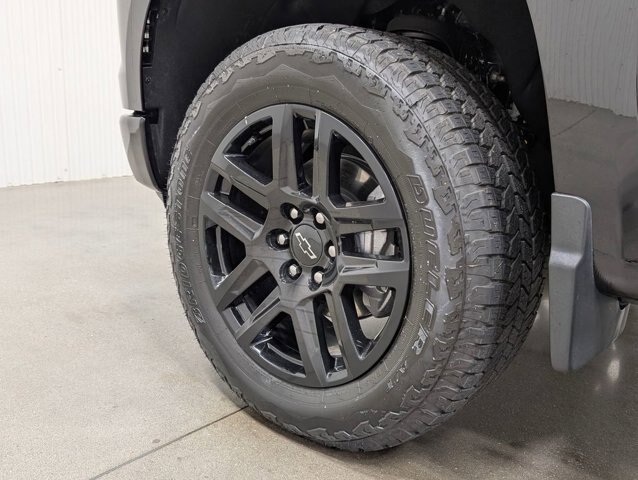Used 2026 Chevrolet Silverado 1500 LT Trail Boss w/ Convenience Package II AWD/4WD image 19