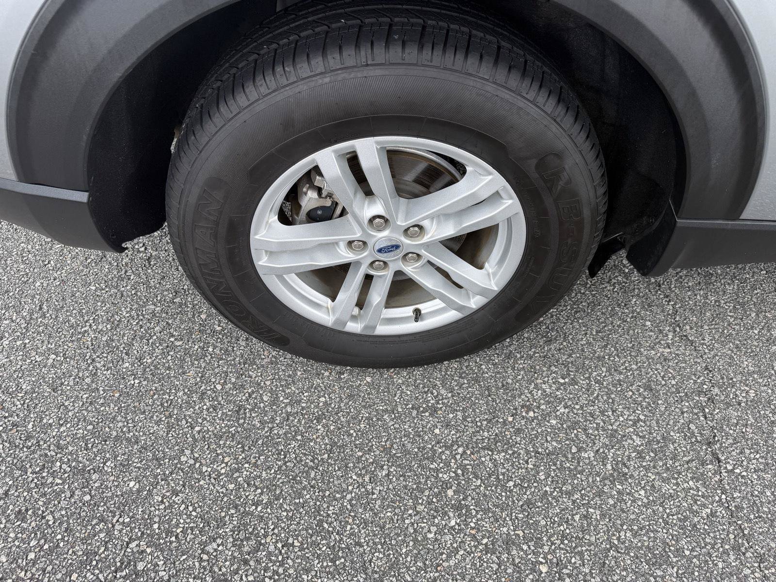 Certified 2023 Ford Explorer XLT RWD image 40