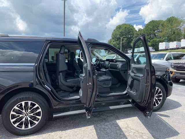 Certified 2025 Ford Expedition Platinum AWD/4WD image 12