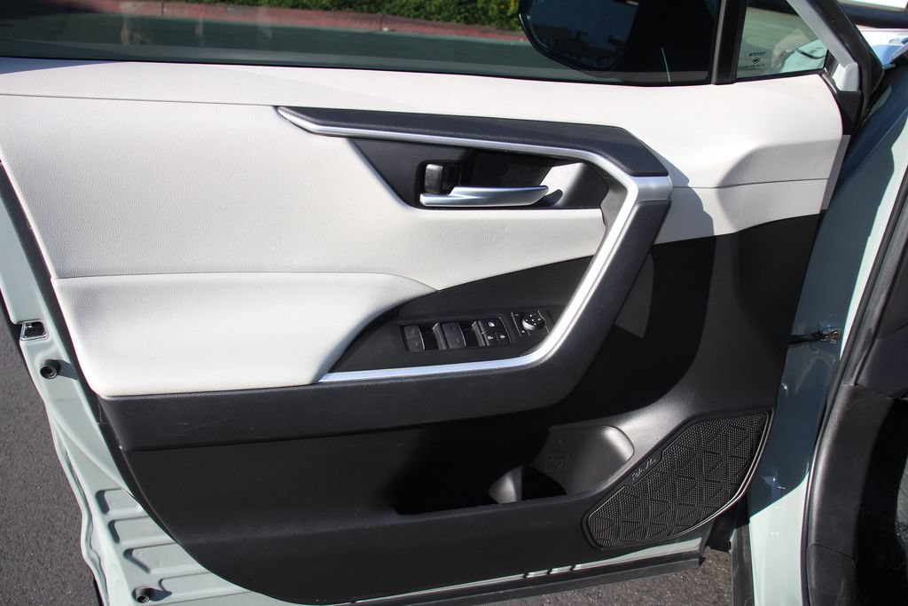 Used 2023 Toyota RAV4 XLE AWD/4WD image 22
