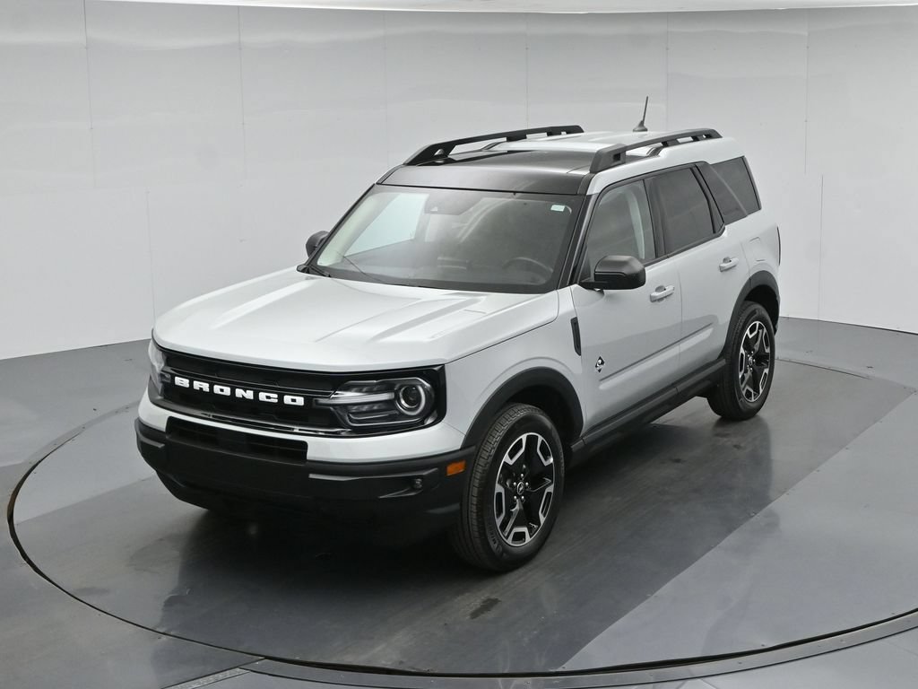 Certified 2023 Ford Bronco Sport Outer Banks w/ Tech Package AWD/4WD image 40