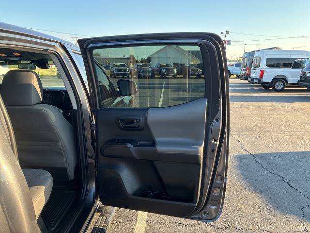 Used 2023 Toyota Tacoma SR AWD/4WD image 17