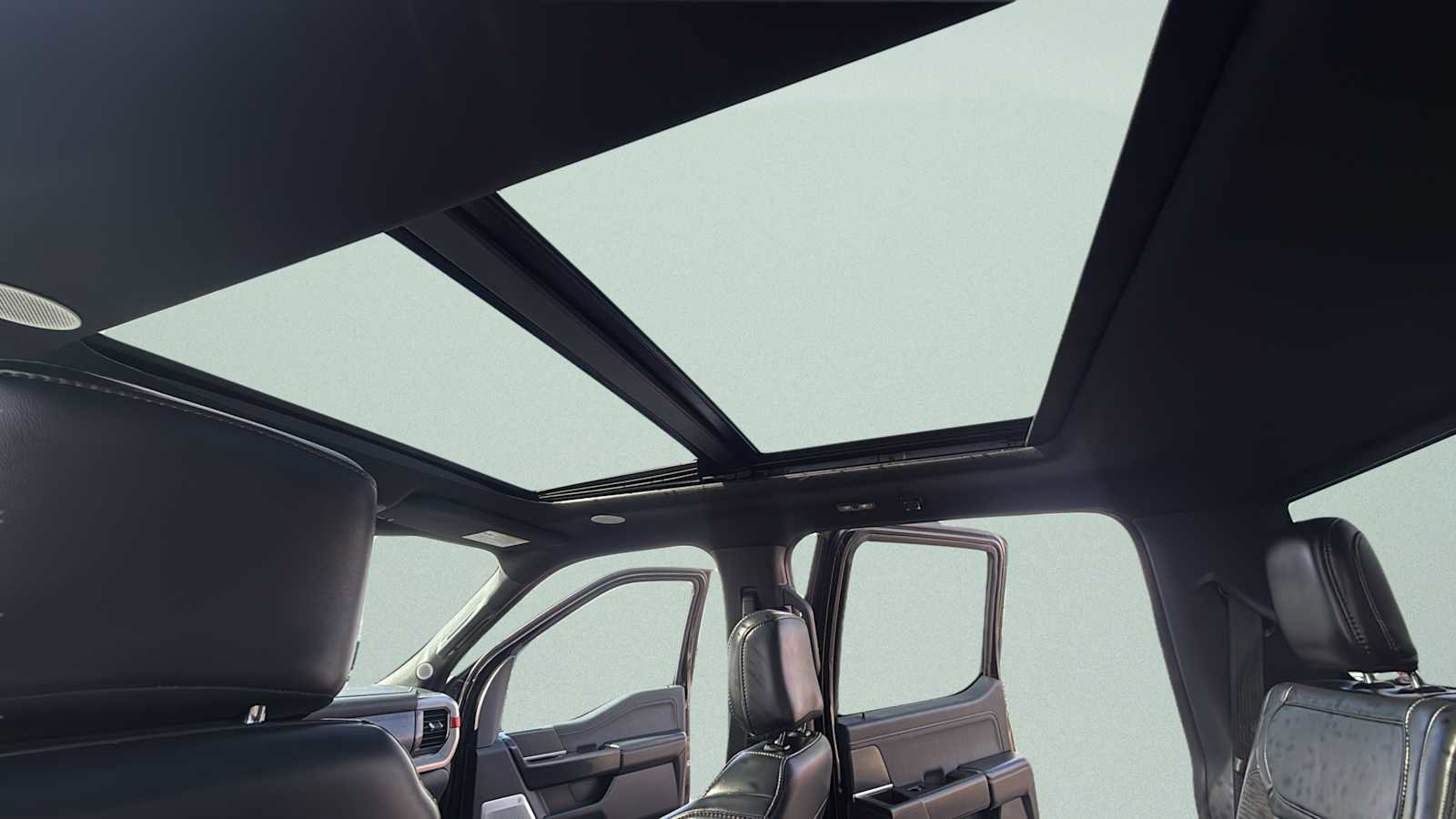 Certified 2023 Ford F150 Raptor w/ Raptor Carbon Fiber Package image 31