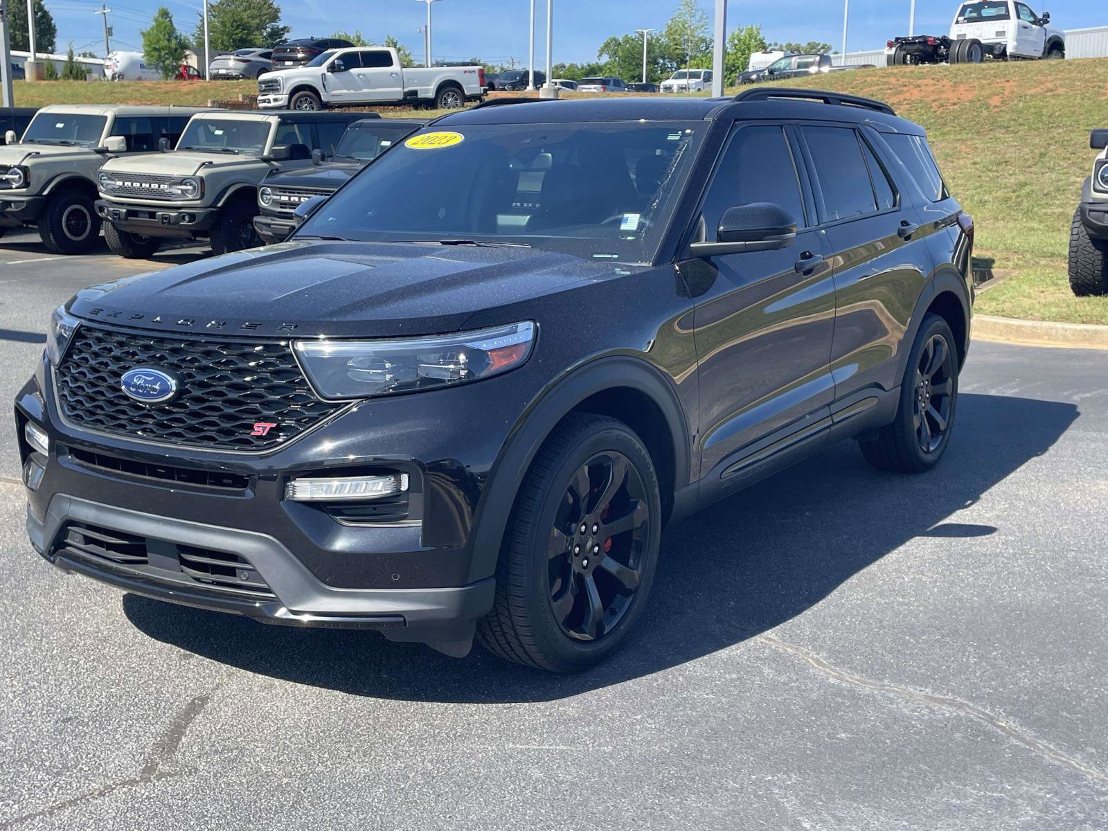 Certified 2023 Ford Explorer ST w/ Equipment Group 401A AWD/4WD image 3
