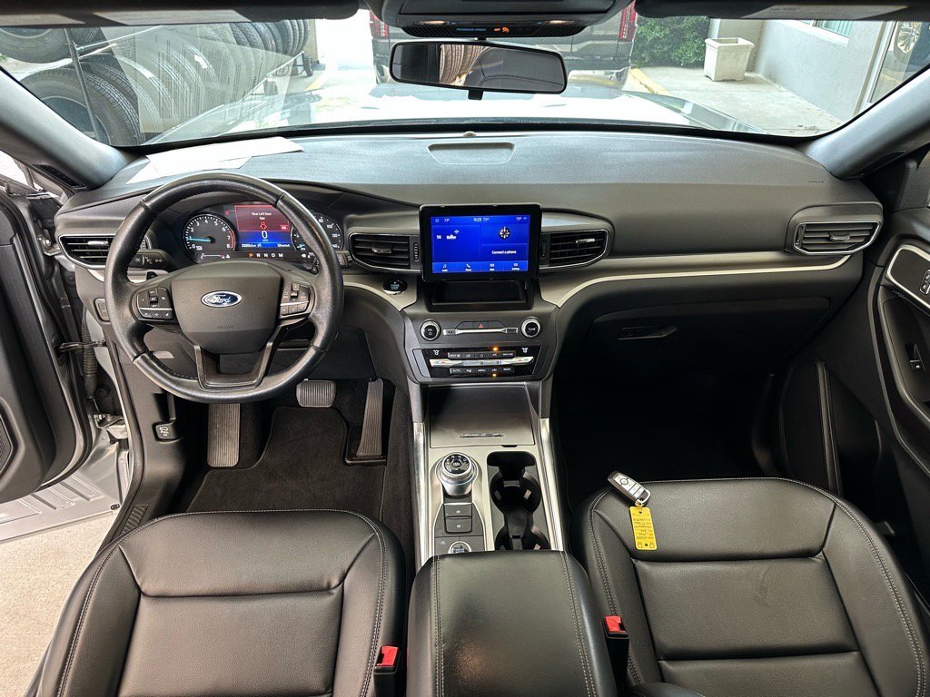 Certified 2020 Ford Explorer XLT w/ Equipment Group 202A image 33