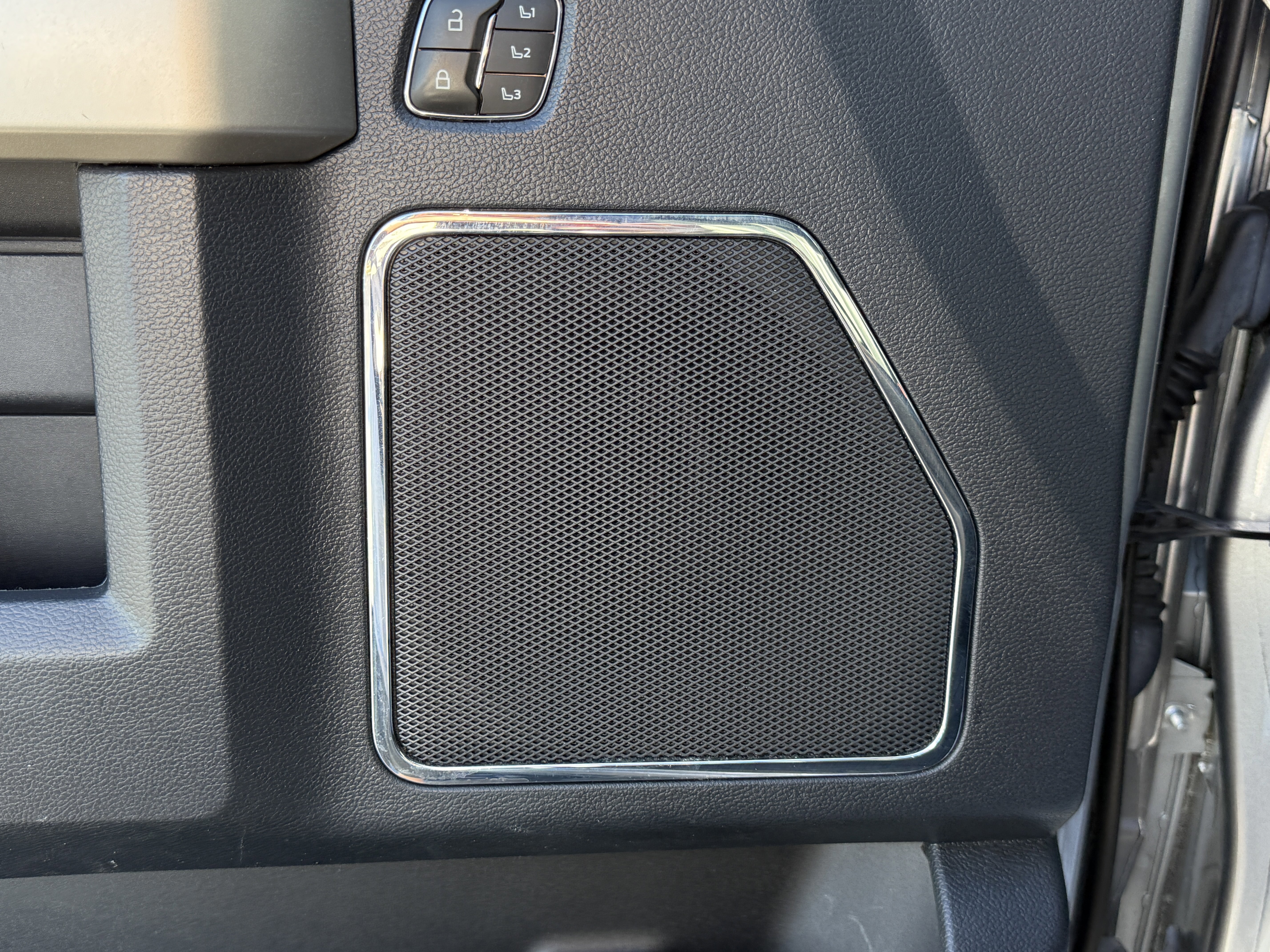 Certified 2022 Ford F250 Lariat w/ Tremor Off-Road Package image 17