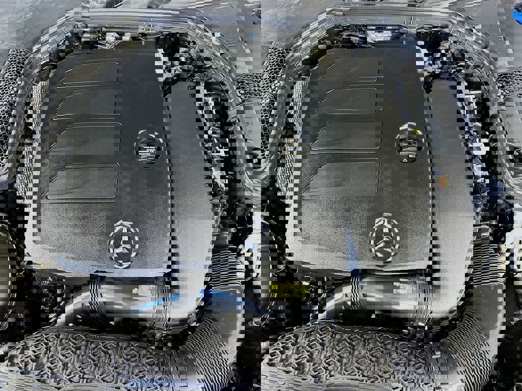 Used 2021 Mercedes-Benz C 300 Sedan image 9