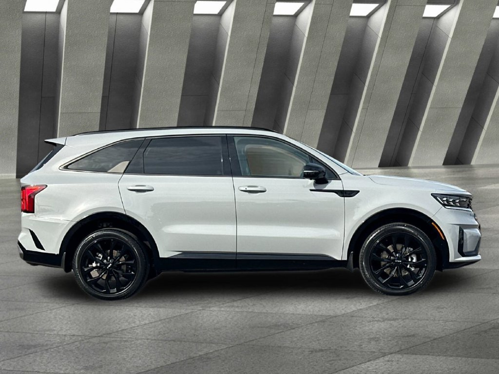 Used 2023 Kia Sorento SX AWD/4WD image 2