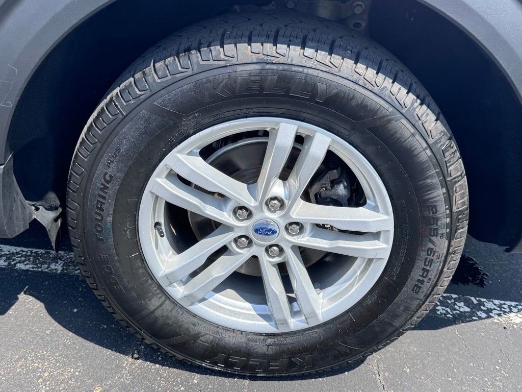 Certified 2022 Ford Explorer XLT w/ Equipment Group 202A AWD/4WD image 46