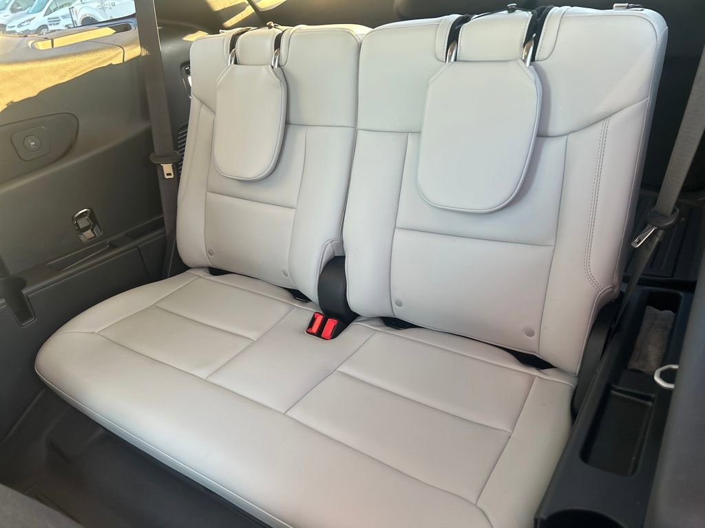 Certified 2025 Ford Explorer Platinum w/ Ultimate Package image 33