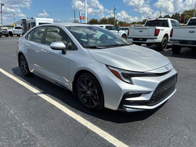 Used 2026 Toyota Corolla SE FWD image 3