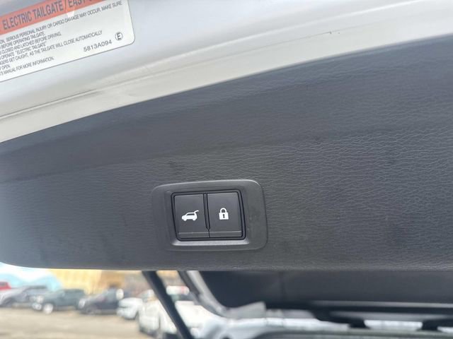 Used 2024 Mitsubishi Outlander 4WD Plug-In Hybrid image 8