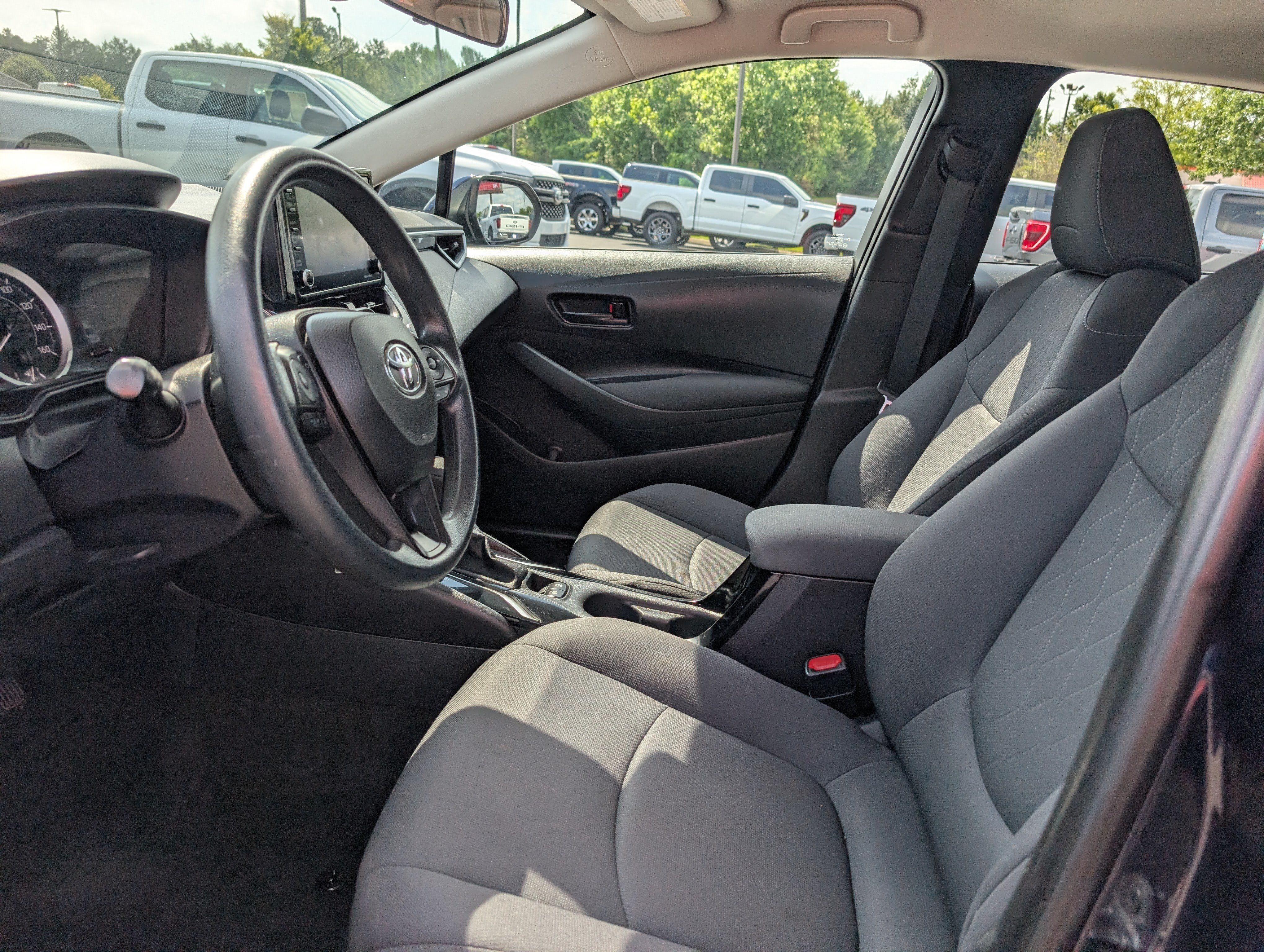 Used 2022 Toyota Corolla LE FWD image 16