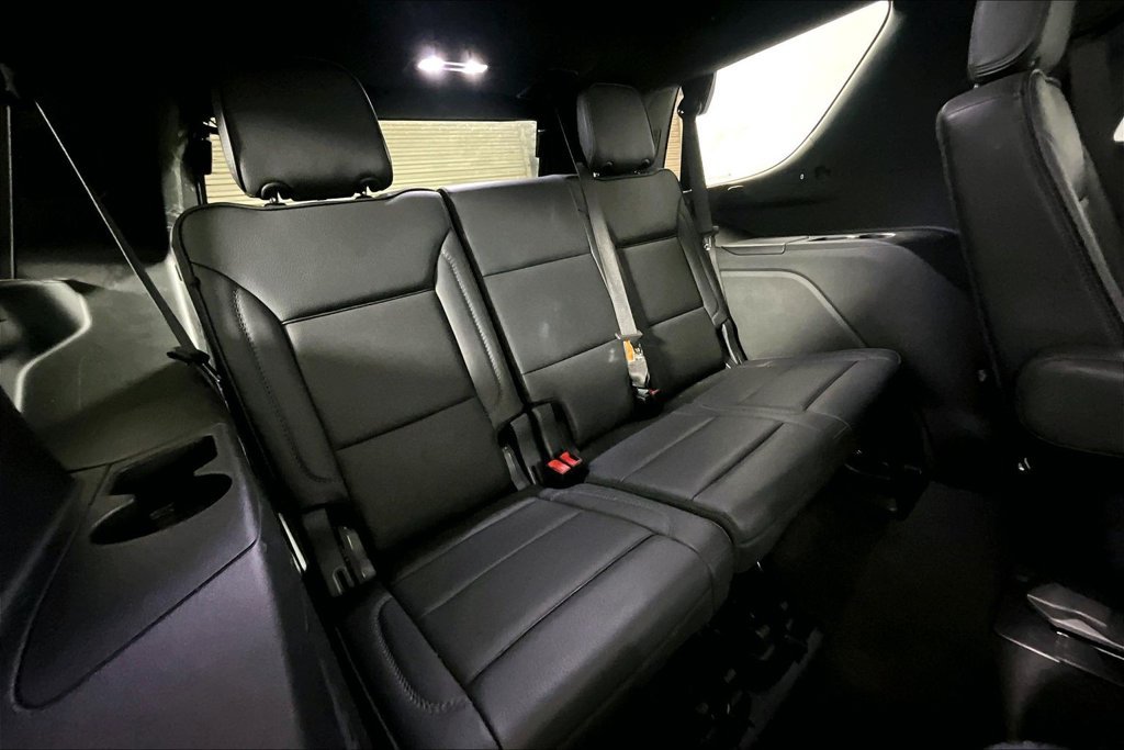 Used 2025 GMC Yukon Denali AWD/4WD image 23