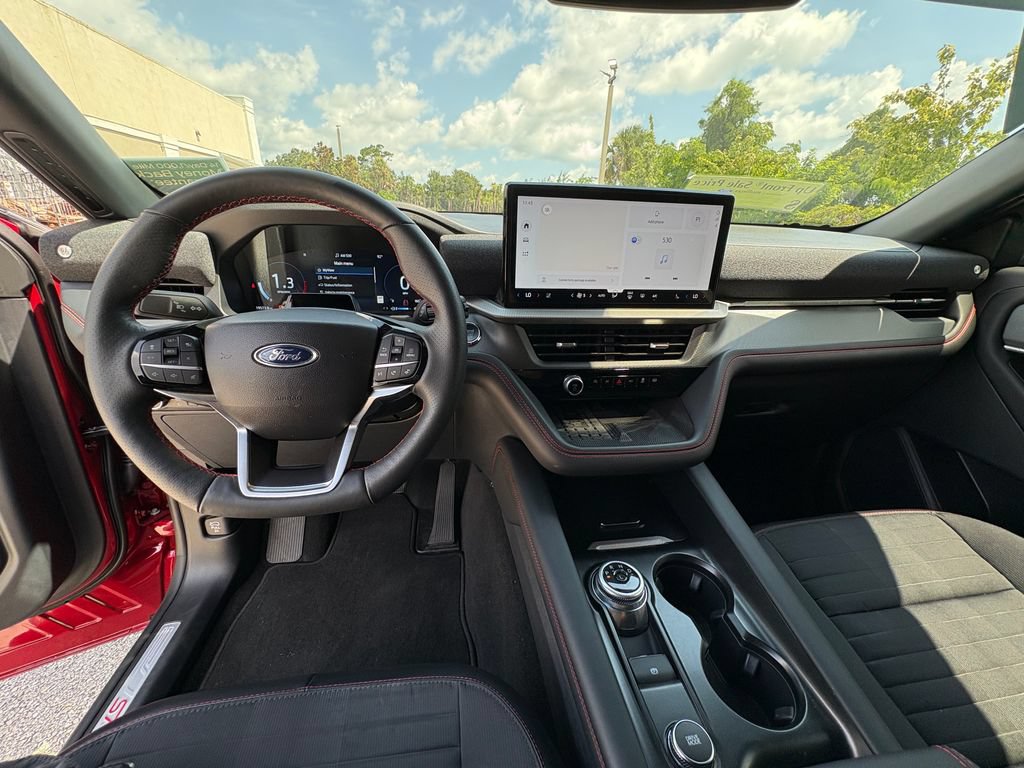 Certified 2025 Ford Explorer ST-Line w/ Premium Package RWD image 8
