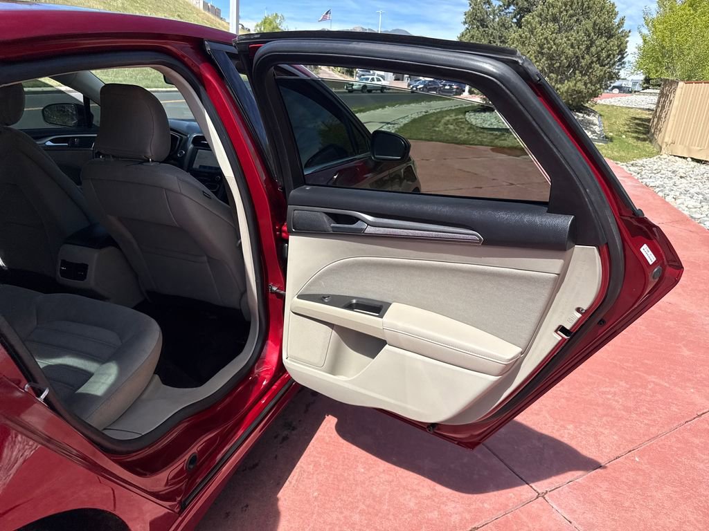 Certified 2019 Ford Fusion SE AWD/4WD image 23