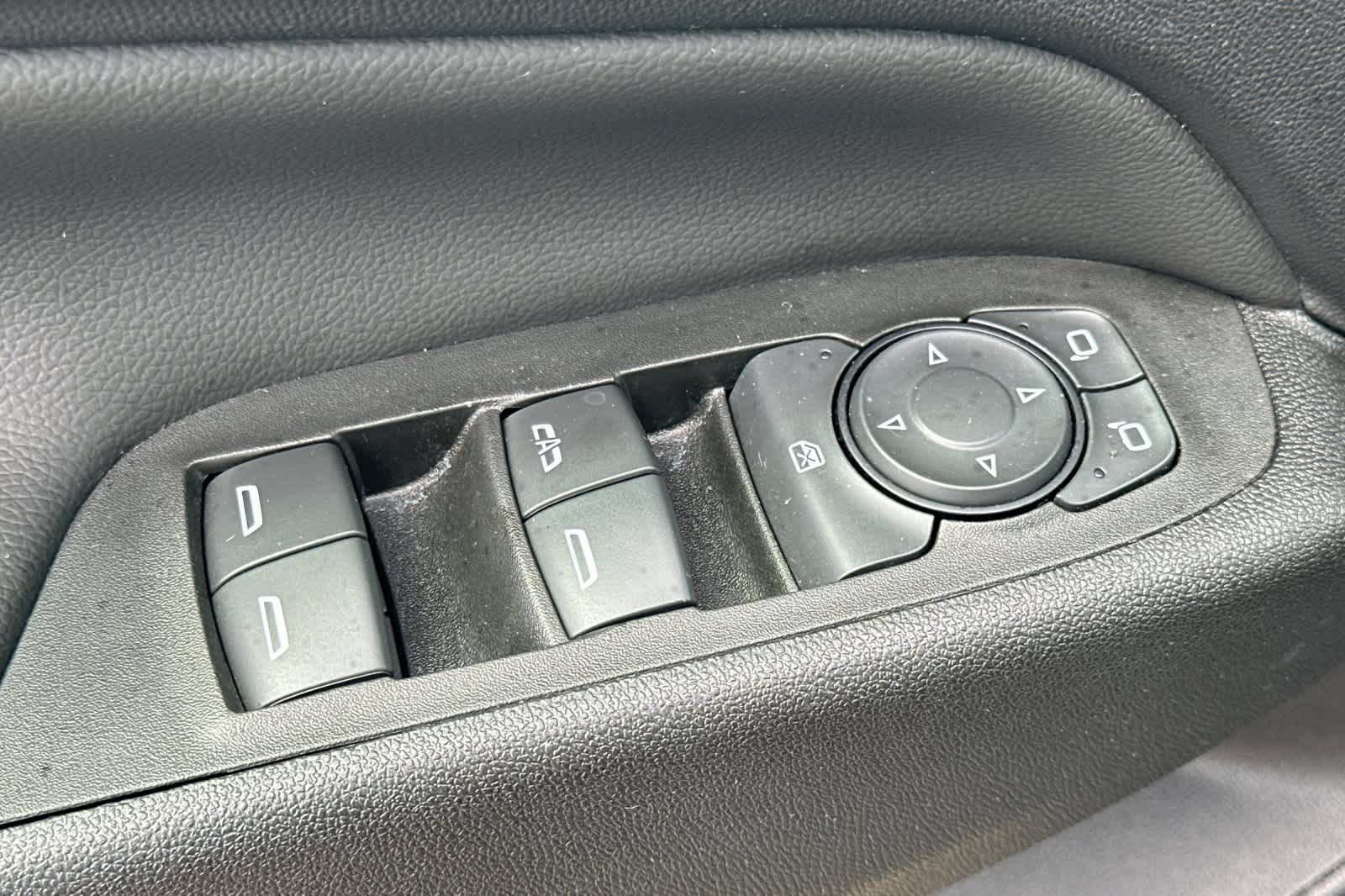 Used 2022 Chevrolet Equinox LT w/ LPO, Floor Liner Package AWD/4WD image 13