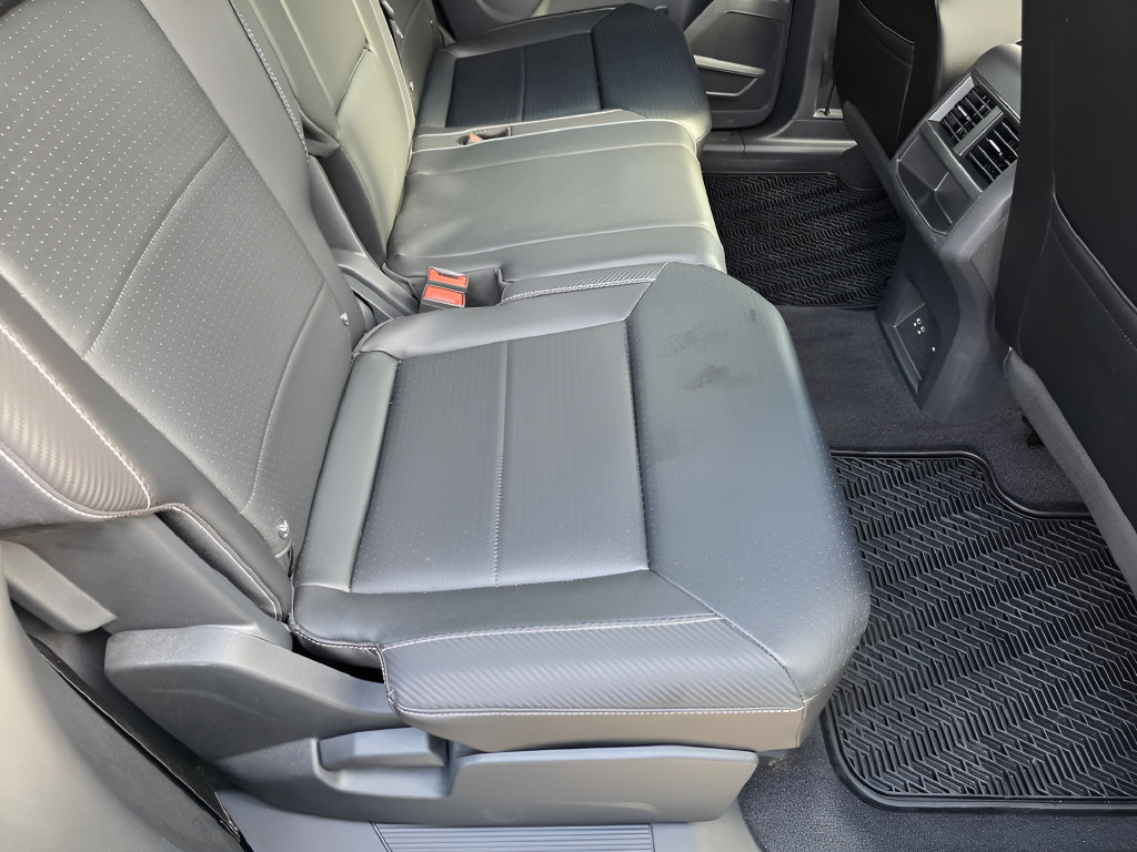 Used 2022 Volkswagen Atlas Cross Sport SE w/ Black Wheel Package AWD/4WD image 29