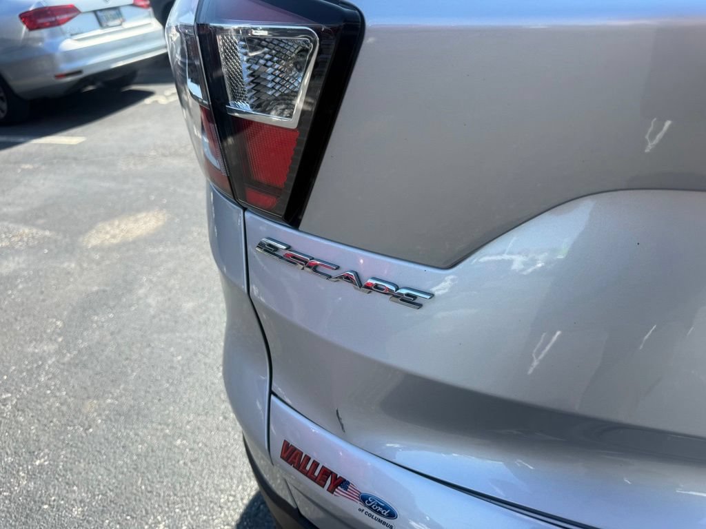 Certified 2018 Ford Escape SE w/ SE Sync 3 Package FWD image 39
