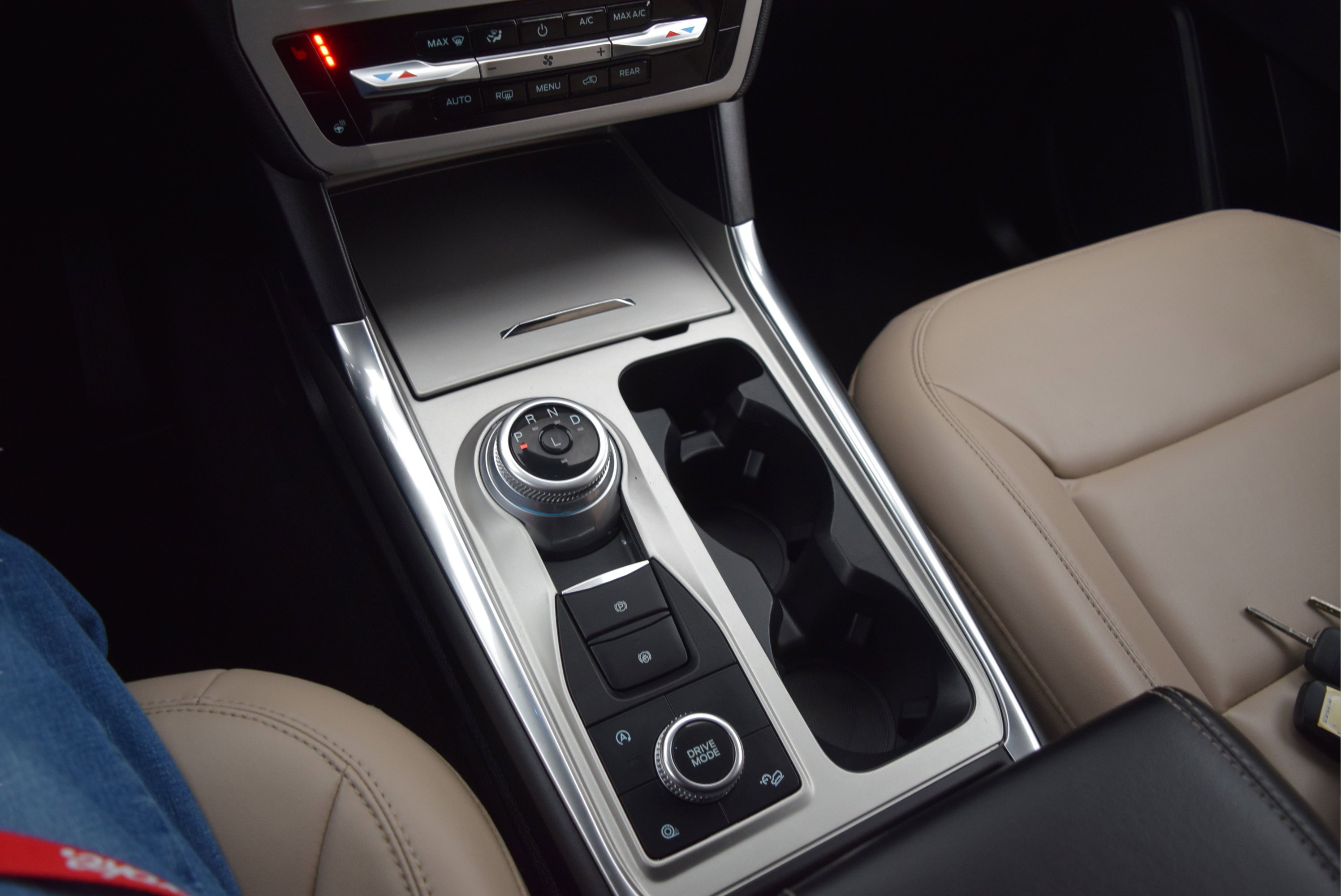 Certified 2023 Ford Explorer XLT w/ Equipment Group 202A image 16