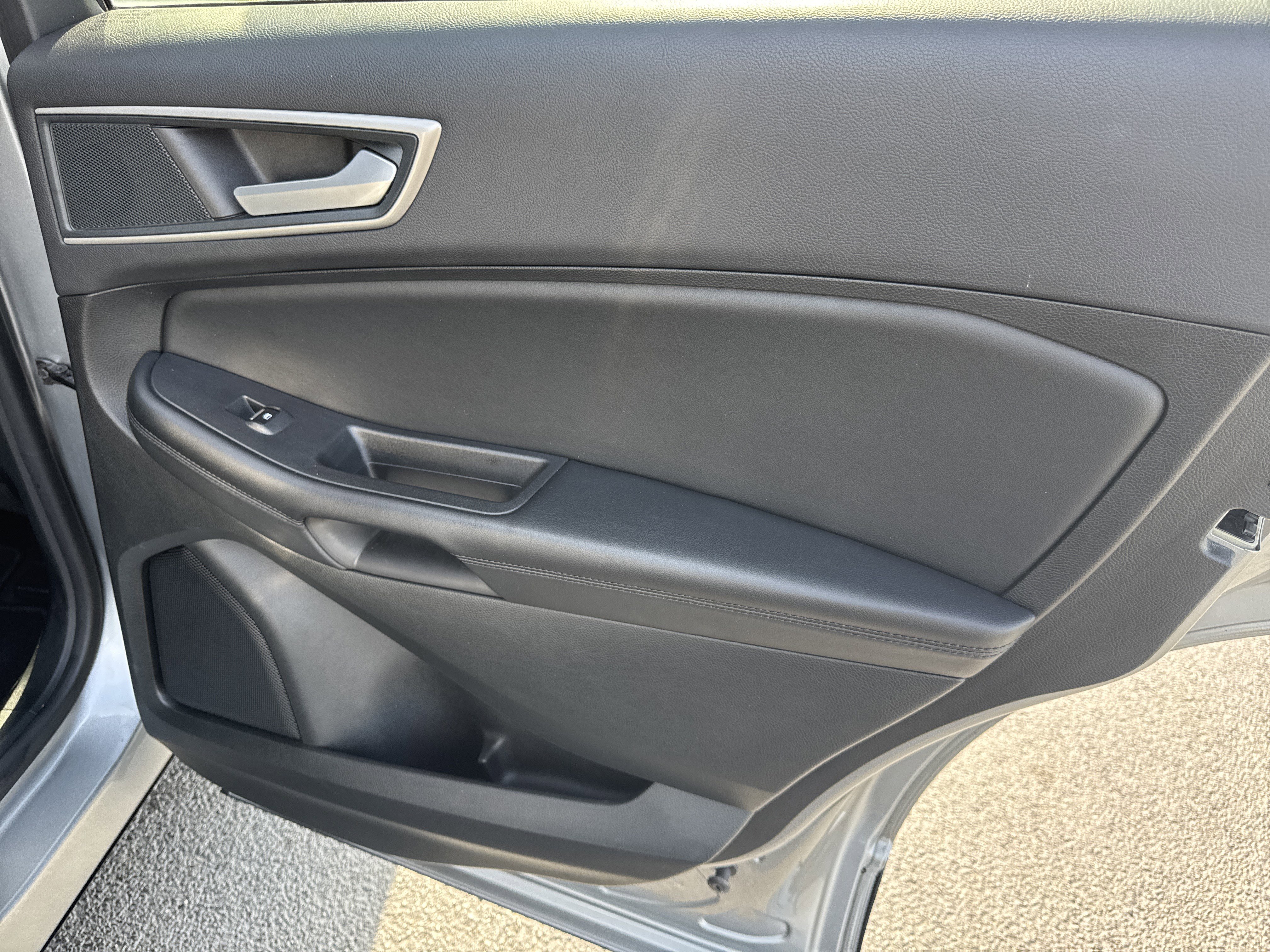 Certified 2024 Ford Edge SEL image 18