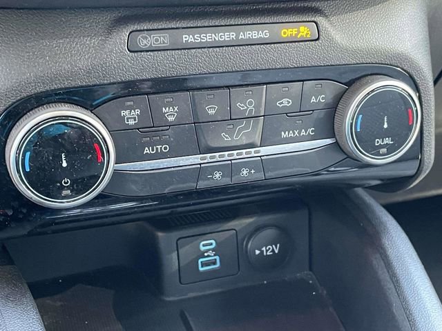 Certified 2022 Ford Escape SE w/ SE Sport Appearance Package image 21