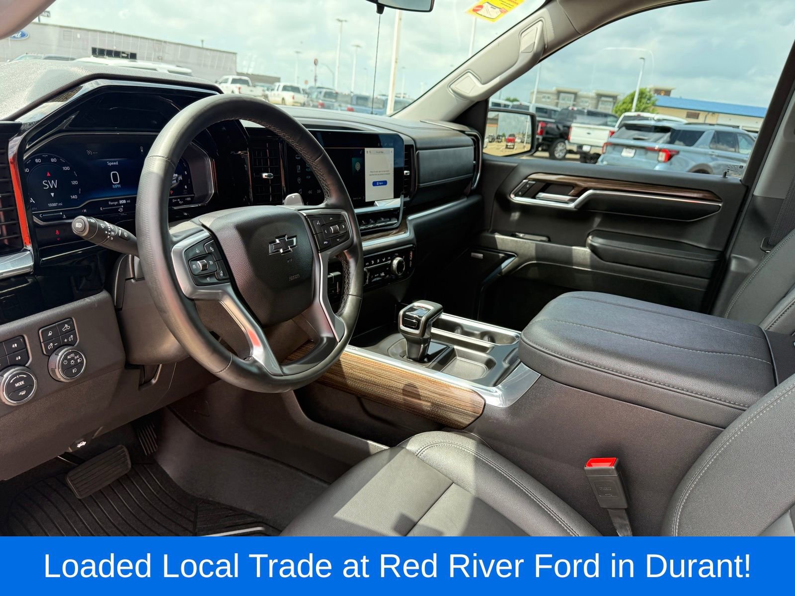 Used 2024 Chevrolet Silverado 1500 LT Trail Boss w/ LT Trail Boss Premium Package AWD/4WD image 12