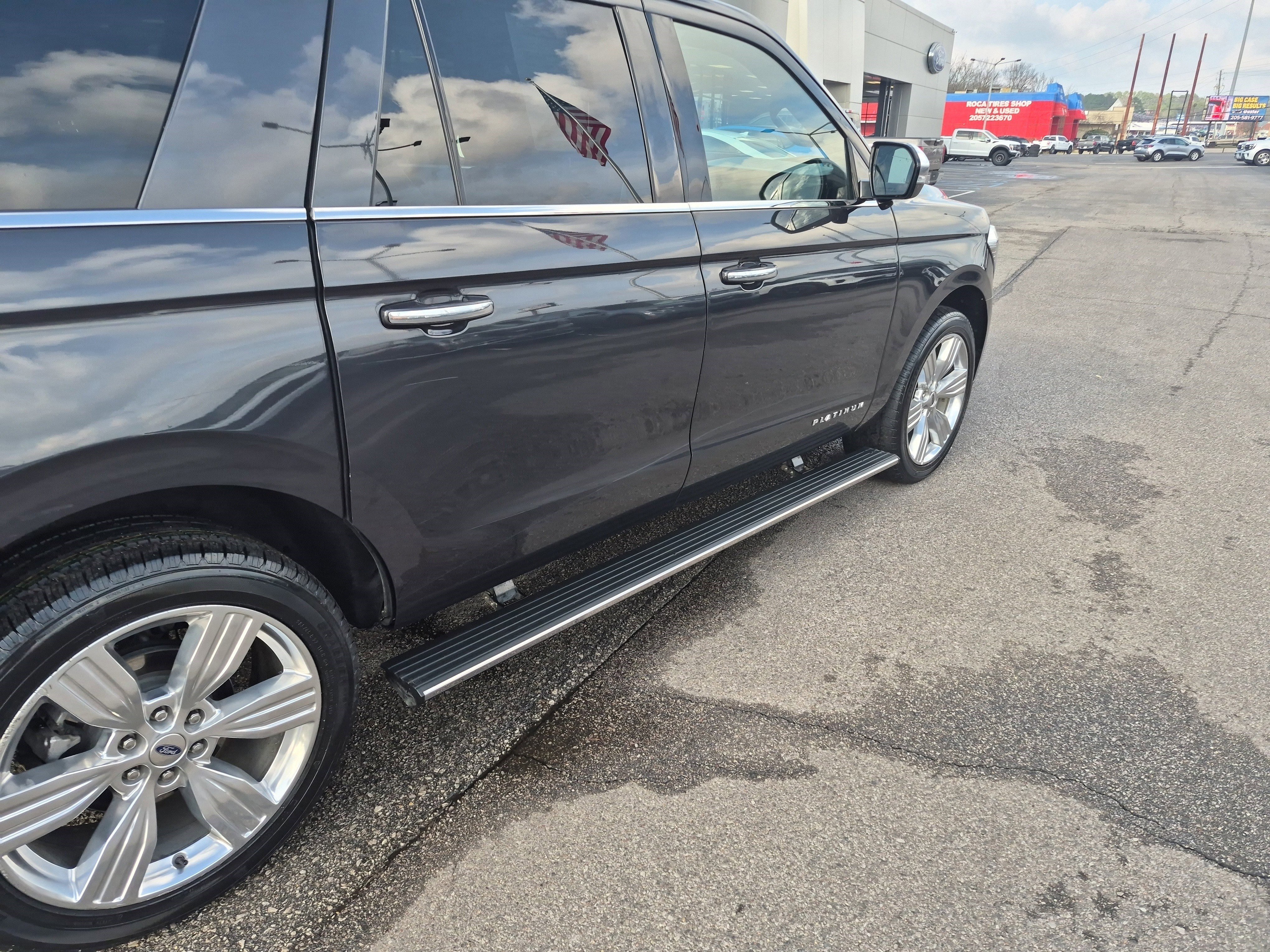 Certified 2023 Ford Expedition Max Platinum image 7