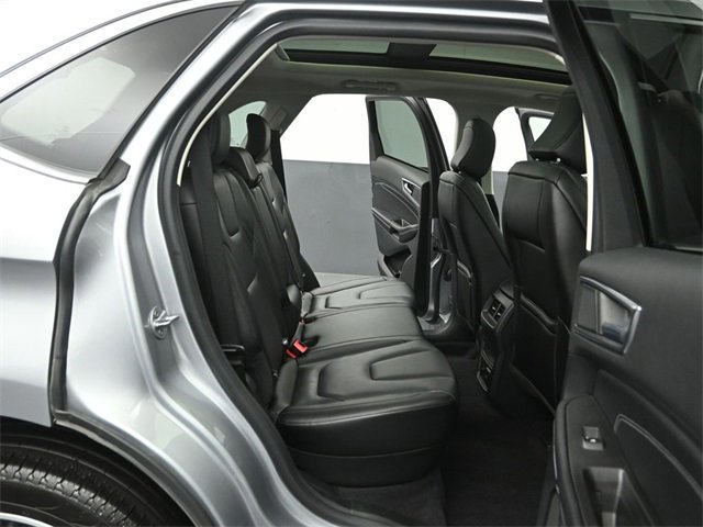 Certified 2022 Ford Edge Titanium w/ Class II Trailer Tow Package image 40