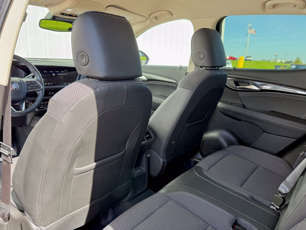 Used 2023 Buick Envision Preferred w/ Sport Touring Package AWD/4WD image 13