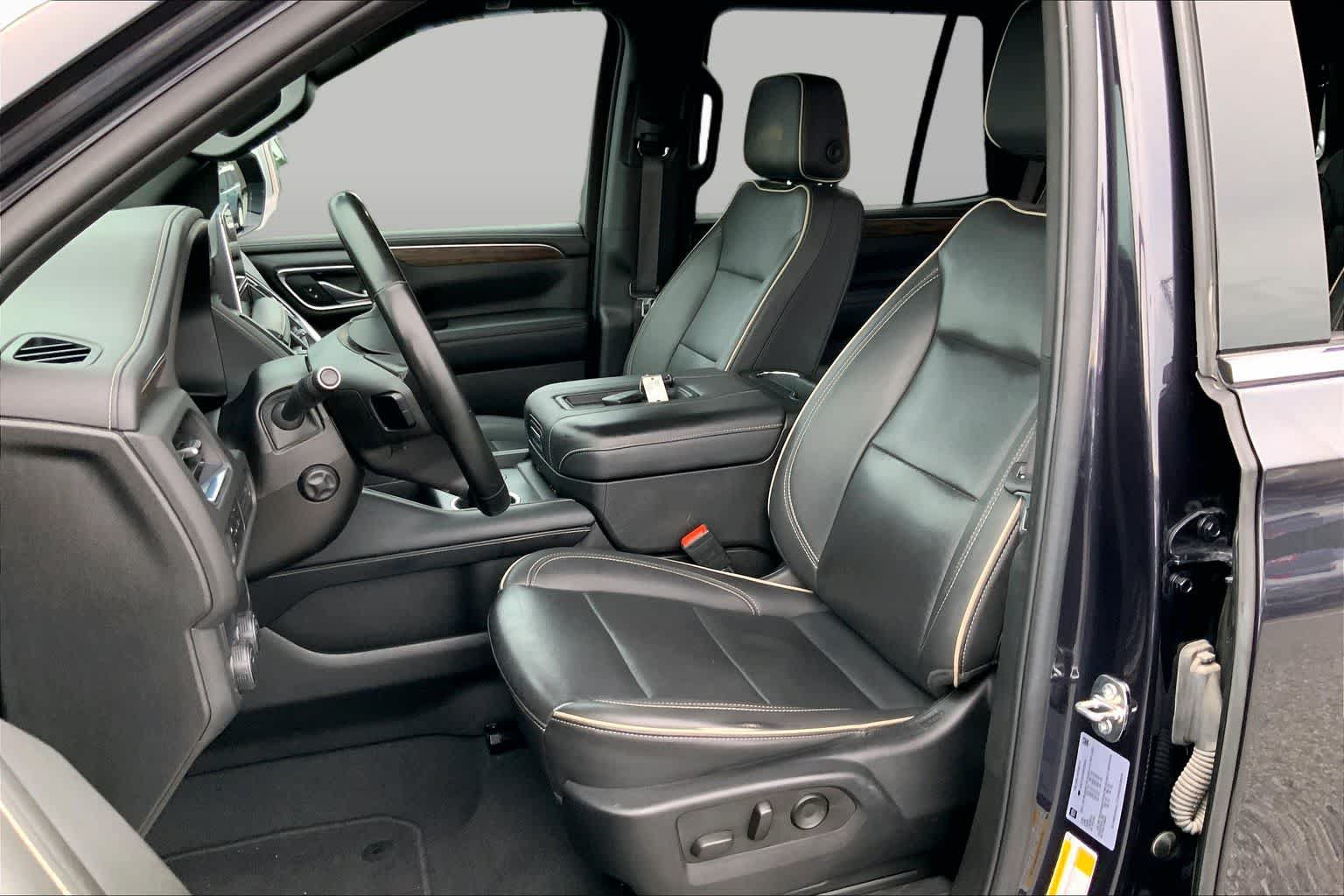Used 2024 Chevrolet Tahoe Premier RWD image 8