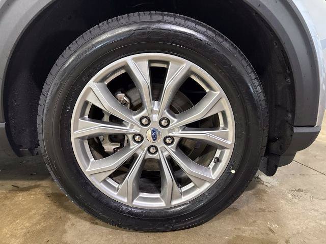 Certified 2023 Ford Explorer Limited w/ Equipment Group 301A AWD/4WD image 38