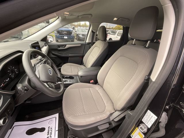 Certified 2022 Ford Escape SE w/ Cold Weather Package AWD/4WD image 12