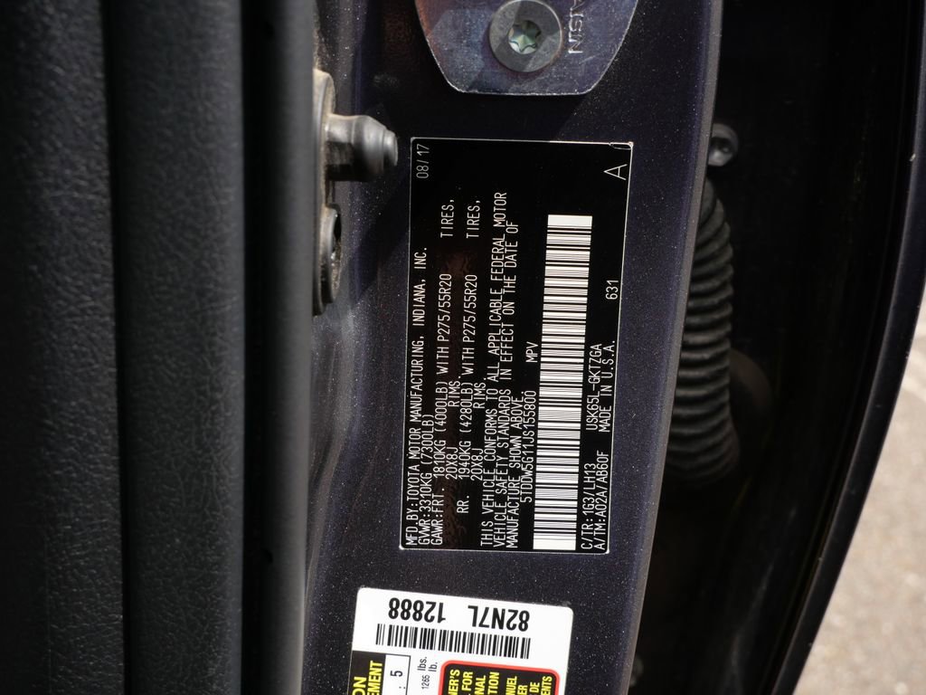 Used 2018 Toyota Sequoia Platinum w/ Carpet Mat Package image 27