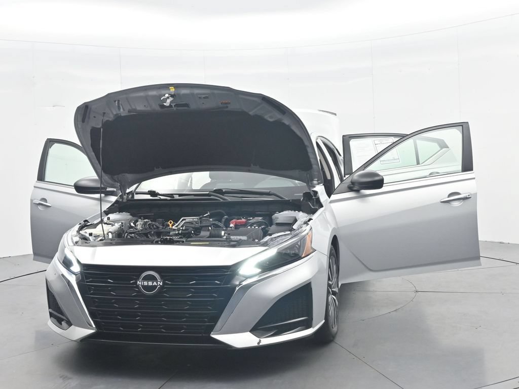 Used 2024 Nissan Altima 2.5 SV FWD image 48