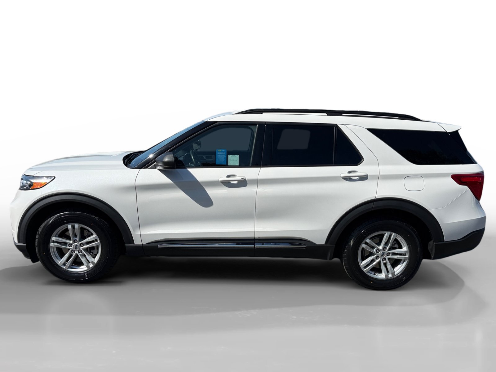 Certified 2023 Ford Explorer XLT w/ Equipment Group 202A RWD image 2