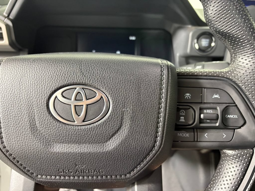 Used 2025 Toyota Tacoma SR AWD/4WD image 21