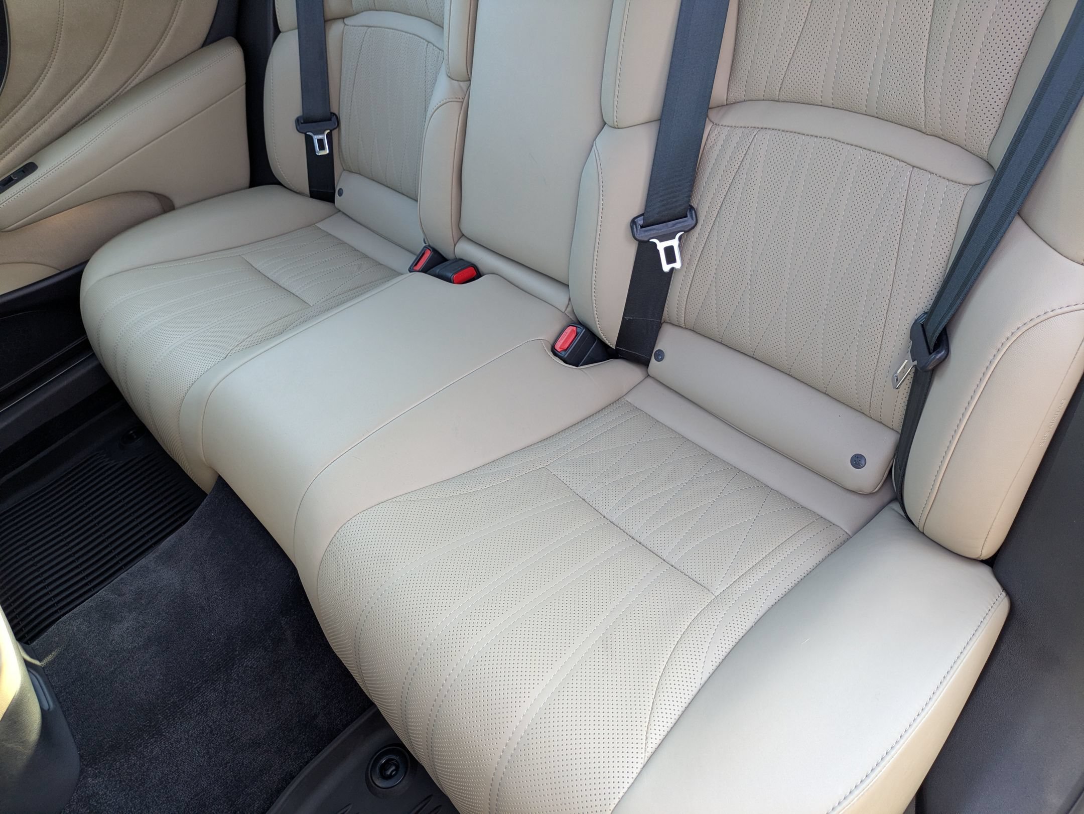 Used 2022 Lexus LS 500 w/ Interior Upgrade Package RWD image 29