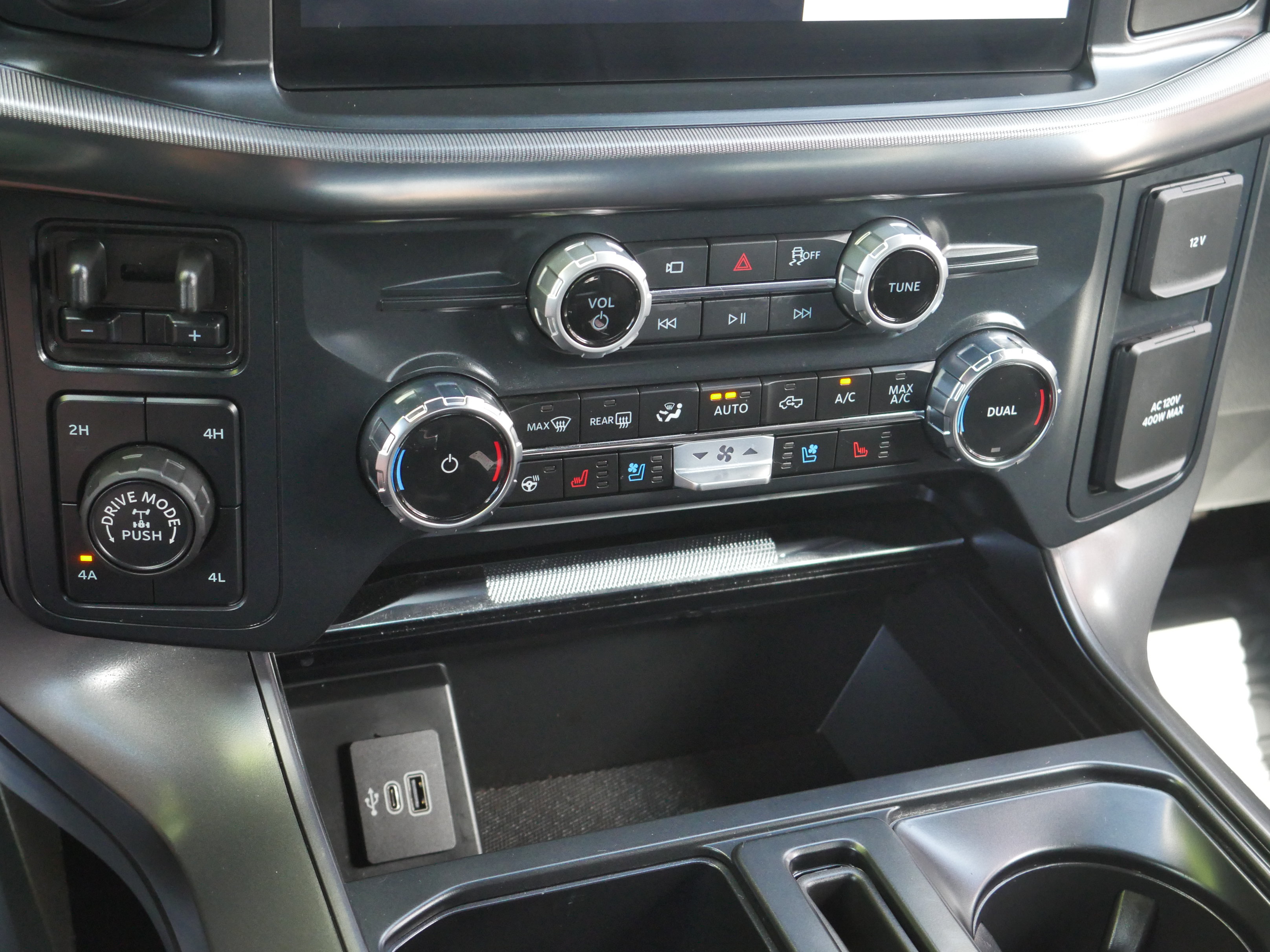 Certified 2025 Ford F150 Lariat AWD/4WD image 17