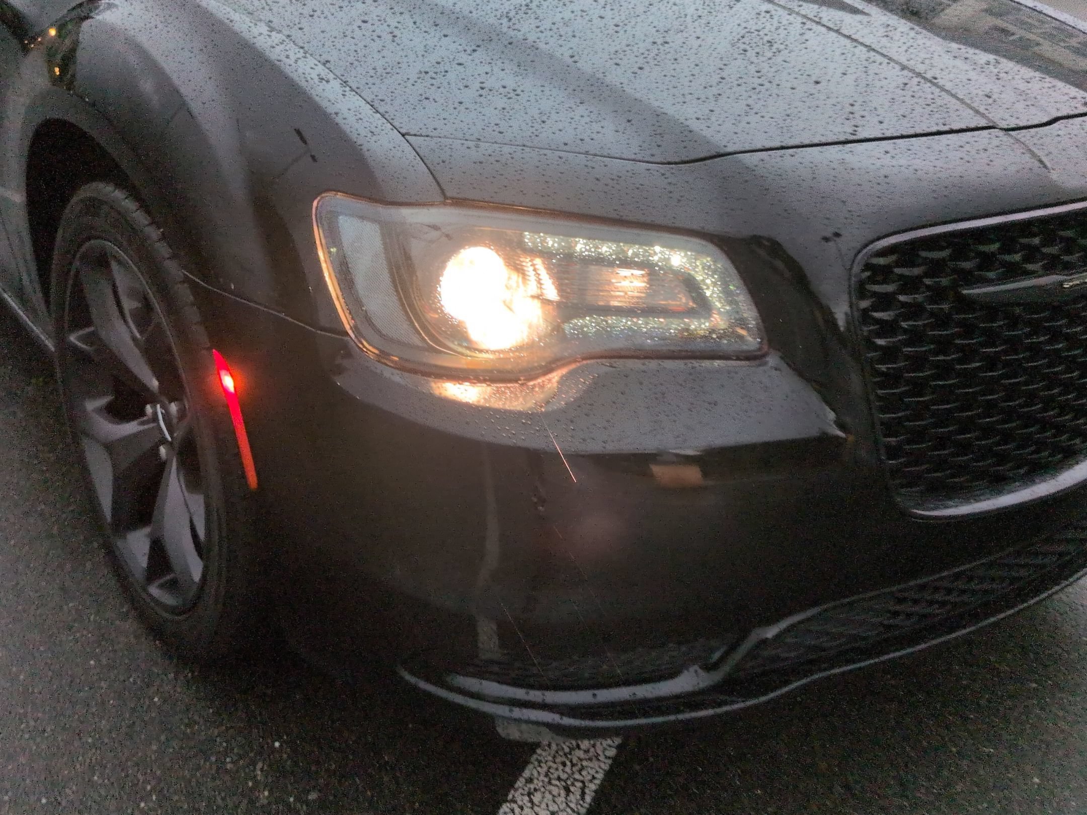 Used 2022 Chrysler 300 Touring w/ Sport Appearance Package RWD image 10