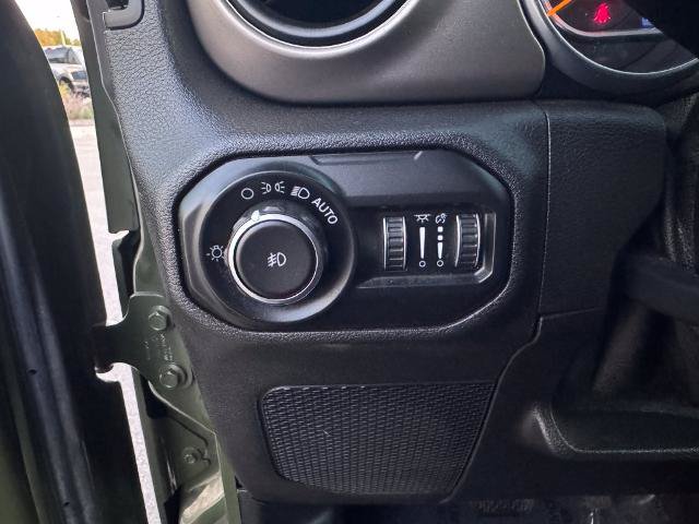 Used 2021 Jeep Wrangler Sport AWD/4WD image 15