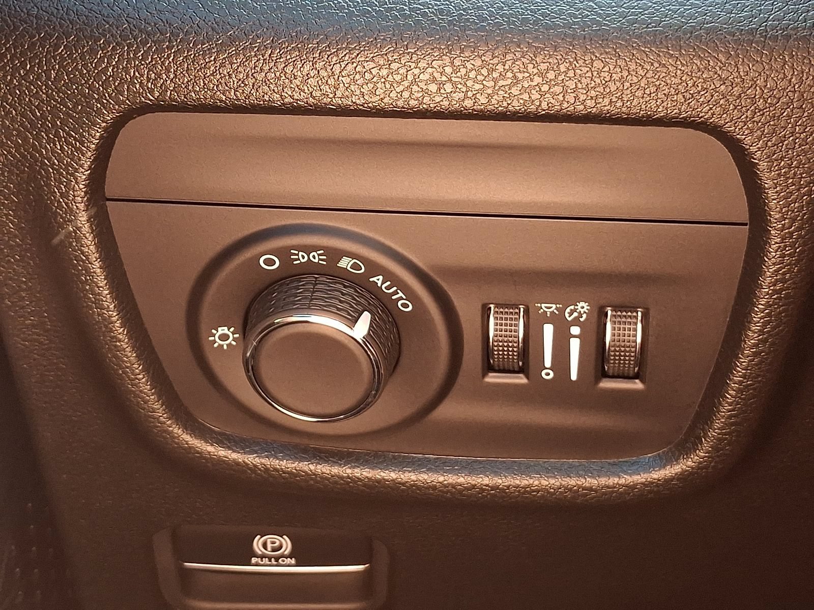 Used 2024 Jeep Grand Cherokee Altitude AWD/4WD image 24