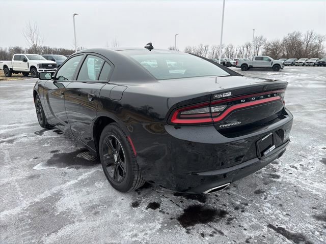 Used 2023 Dodge Charger SXT image 2