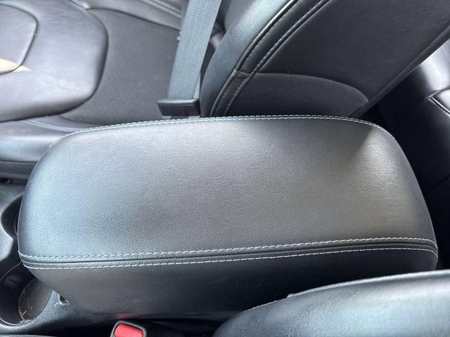 Used 2019 Jeep Cherokee Latitude Plus FWD image 21