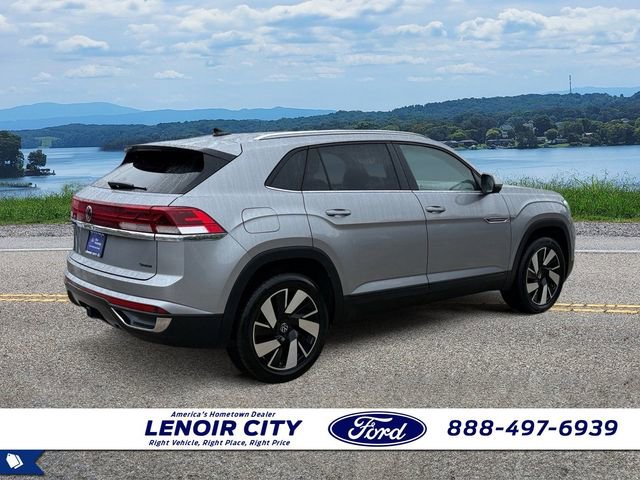 Used 2024 Volkswagen Atlas Cross Sport SE AWD/4WD image 3