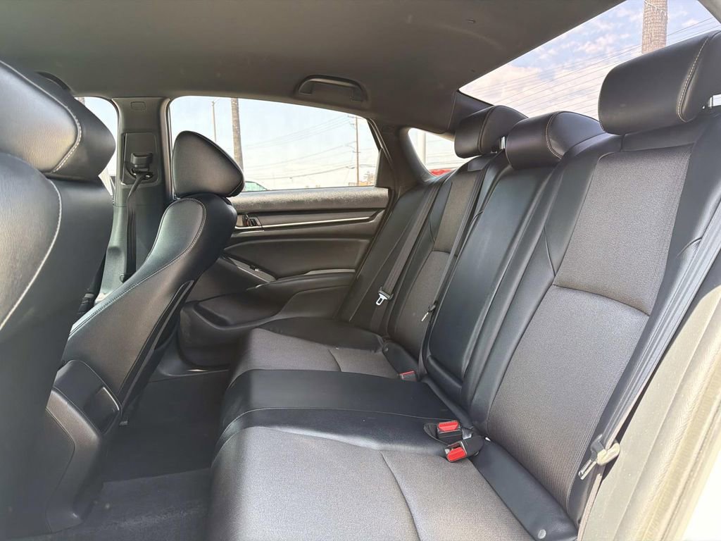 Used 2018 Honda Accord Sport image 17