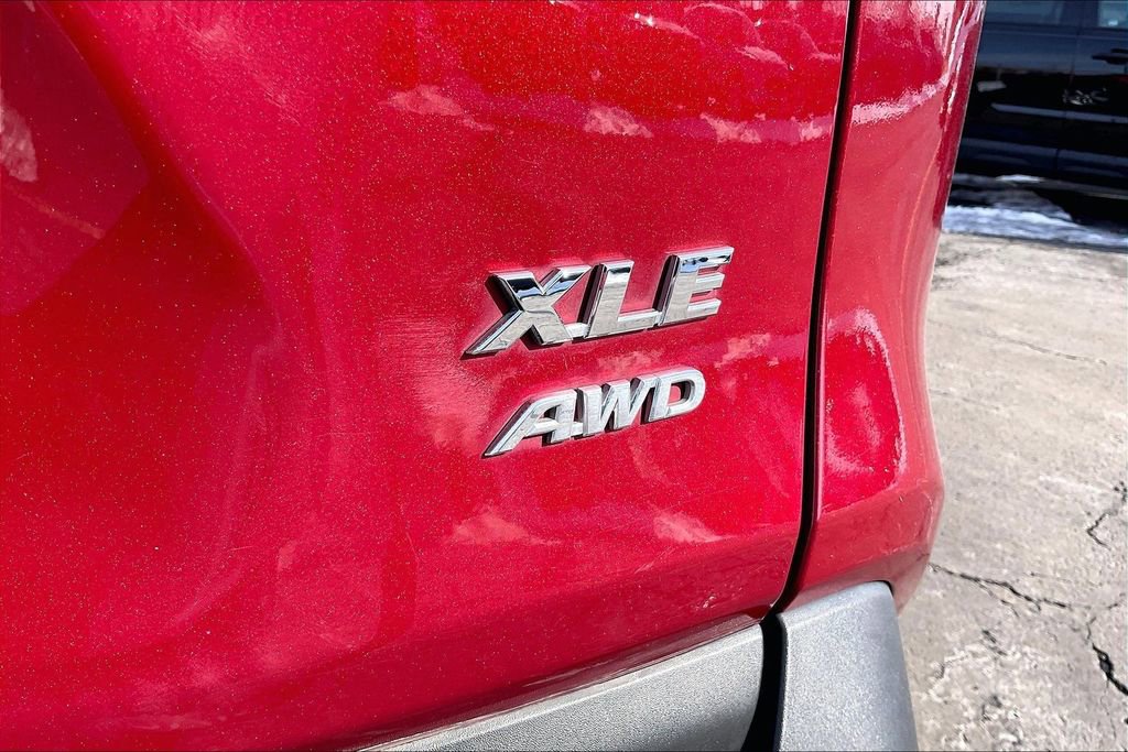 Used 2022 Toyota RAV4 XLE image 7
