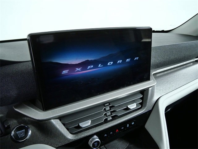 Certified 2025 Ford Explorer Platinum w/ Ultimate Package image 20